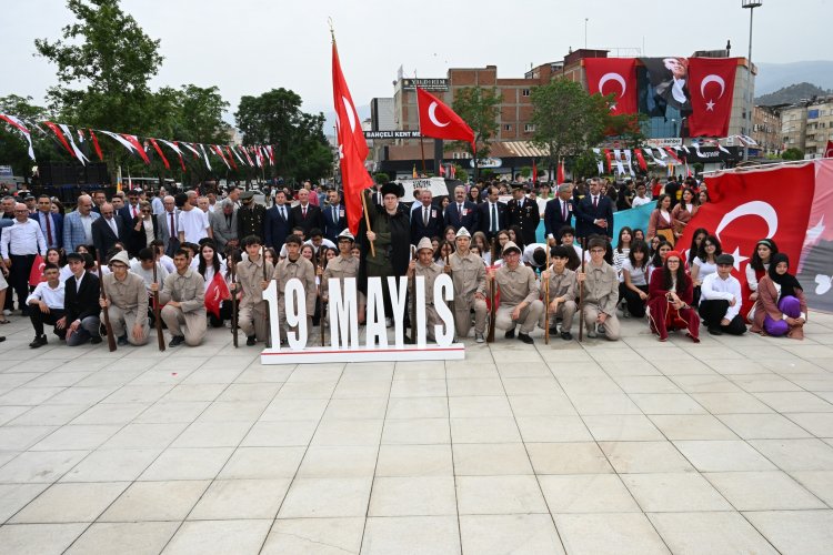 SALİHLİ 'DE 19 MAYIS  COŞKUSU