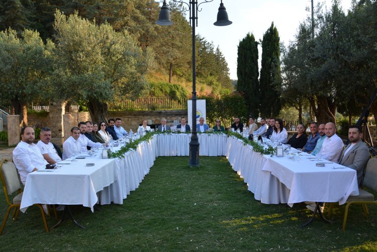 SALİHLİ'DE TOBB MANİSA İL VE İLÇE GENÇ GİRİŞİMCİLER İCRA KURULU MAYIS AYI TOPLANTISI YAPILDI.