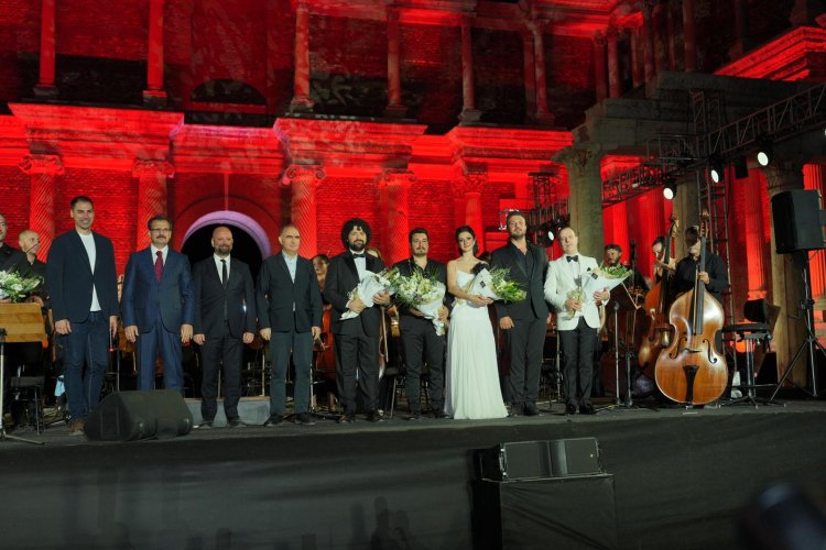 UNESCO Dünya Mirası Sardes'te Görkemli Final: Carmina Burana Tarihle Sanatı Buluşturdu
