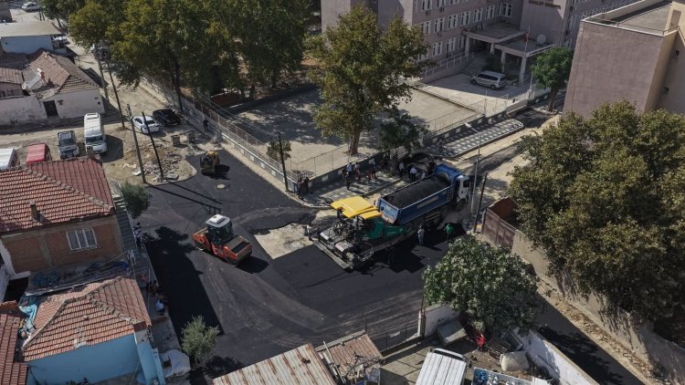 Salihli Şehitler Mahallesi Çiçek Caddesi’nde Asfalt Çalışmaları Başladı