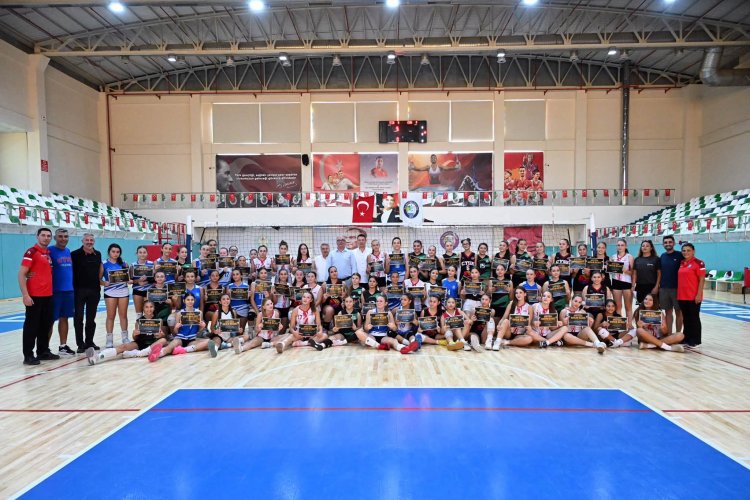 Salihli, Kurtuluş Şenlikleri Voleybol Turnuvası Sona Erdi