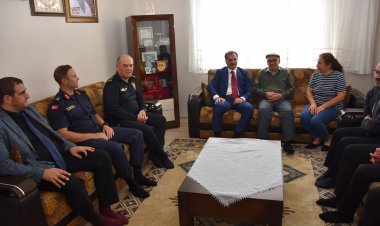 Kaymakam Ali Güldoğan, Şehit Cihan Özer’in Ailesini Ziyaret Etti